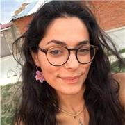 Graduada en Filología Clásica imparte clases de latin, griego y lengua castellana y literatura a alumnos de ESO y Bachillerato